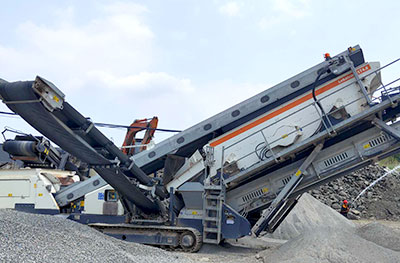 河北花崗巖履帶移動(dòng)破碎站現(xiàn)場